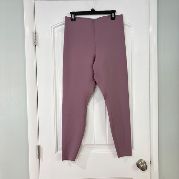 Lululemon Glow Up Super-High-Rise Tight 28" Lavender Lux - Picture 6 of 9
